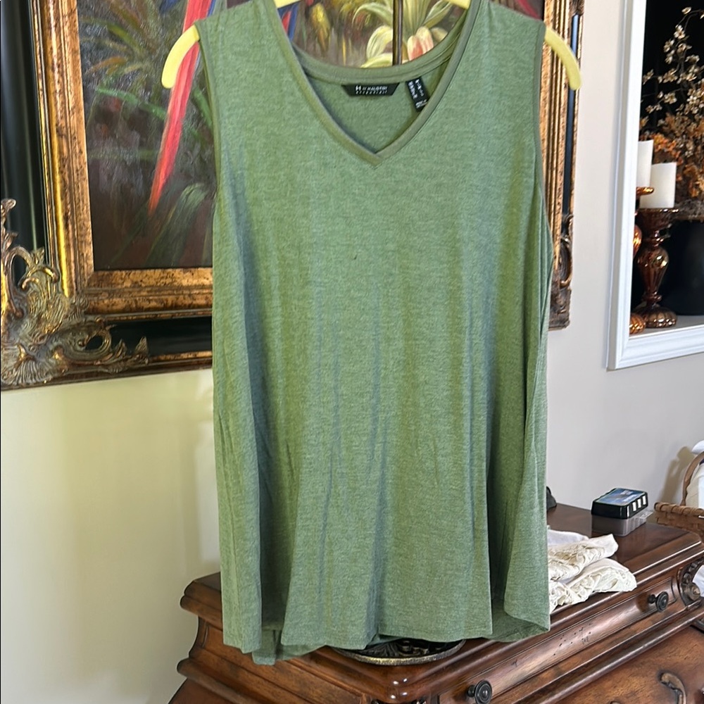 Women's Green Sleeveless Top